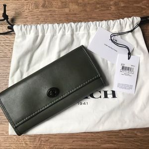 Coach turnlock wallet